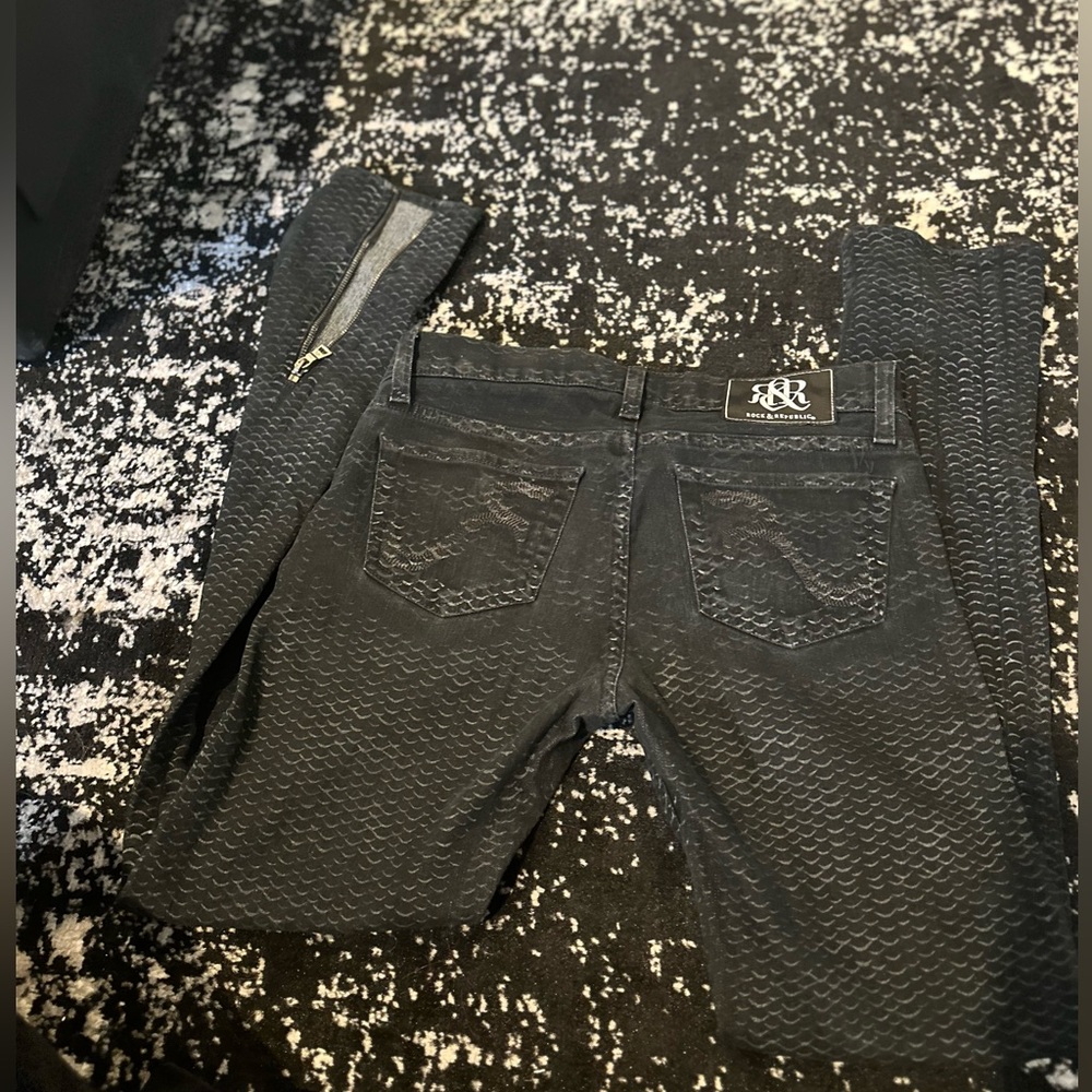 Rock & Republic Woman’s Skinny Jeans (27)